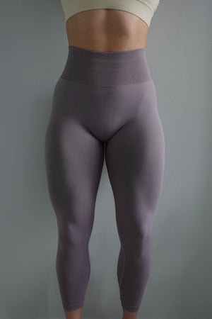 Soft Lilac Malibu Scrunch Leggings