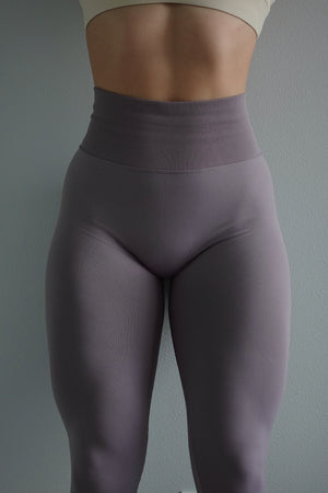 Soft Lilac Malibu Scrunch Leggings